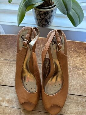 Sofft Tan Leather Peep-Toe Slingback Heels